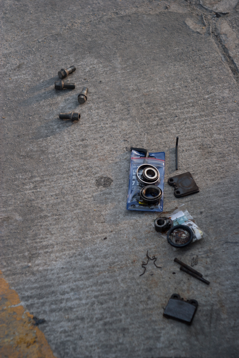 Illustration for article titled How A Quick Repair Turns Into A Parking Lot Mechanic Quagmire